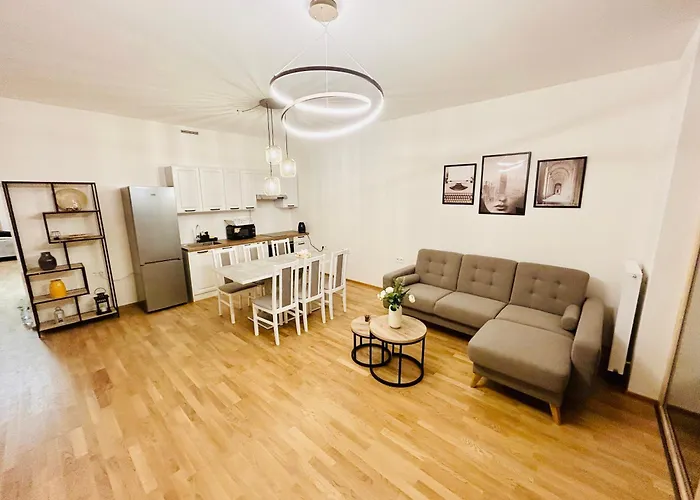 New Luxury Apartmen At Andel Metro Station