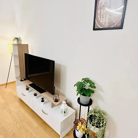 New Luxury Apartmen At Andel Metro Station Prague Exterior photo