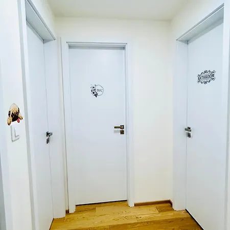 New Luxury Apartmen At Andel Metro Station Prague Exterior photo