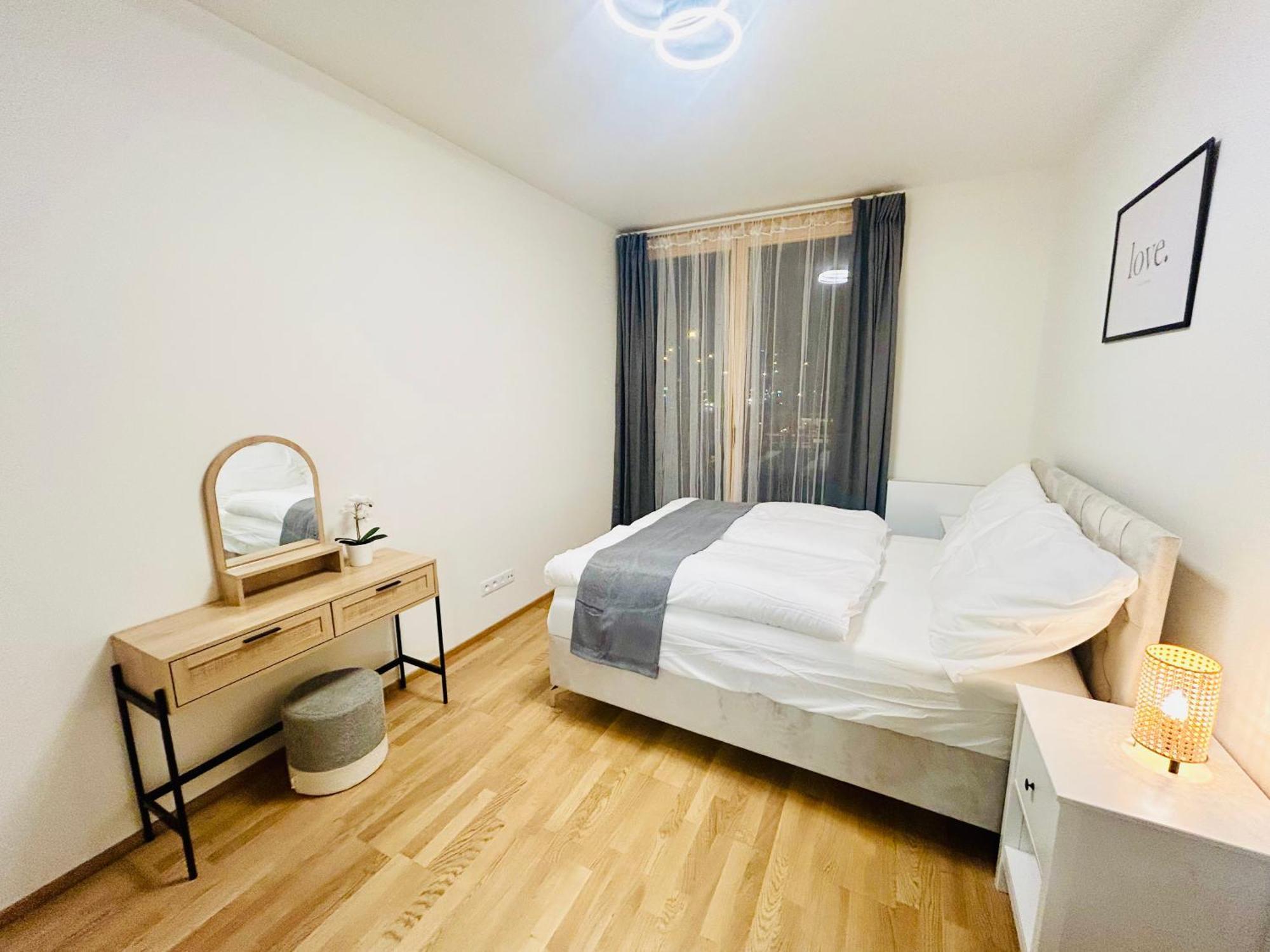 Appartement New Luxury At Andel Metro Station *