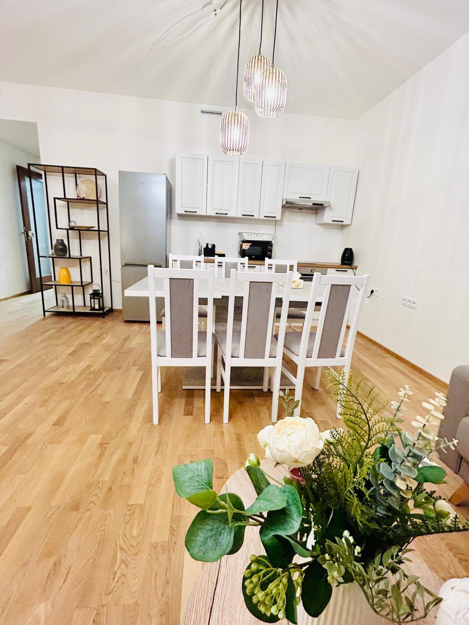 Appartement New Luxury At Andel Metro Station *